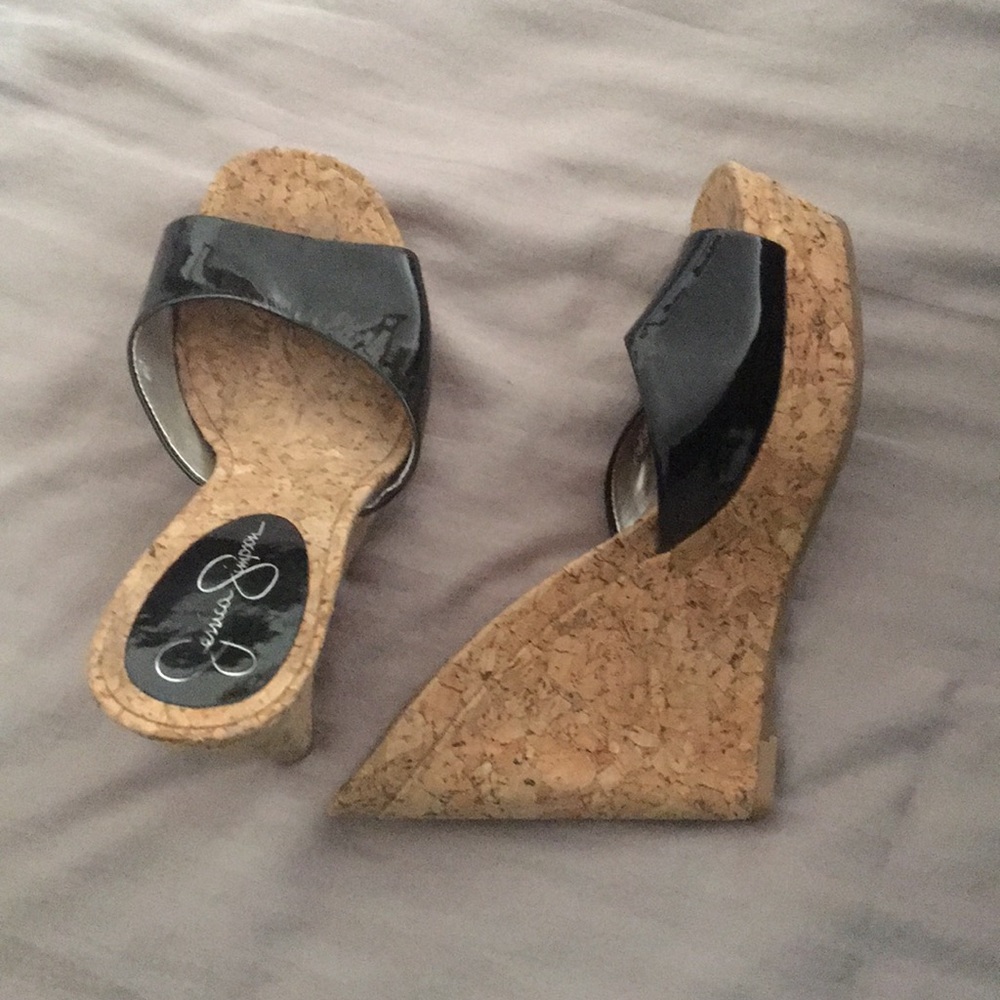 Black wedges